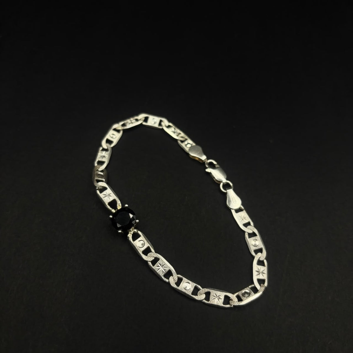 Pulsera Noche · Plata 925 con circón negro
