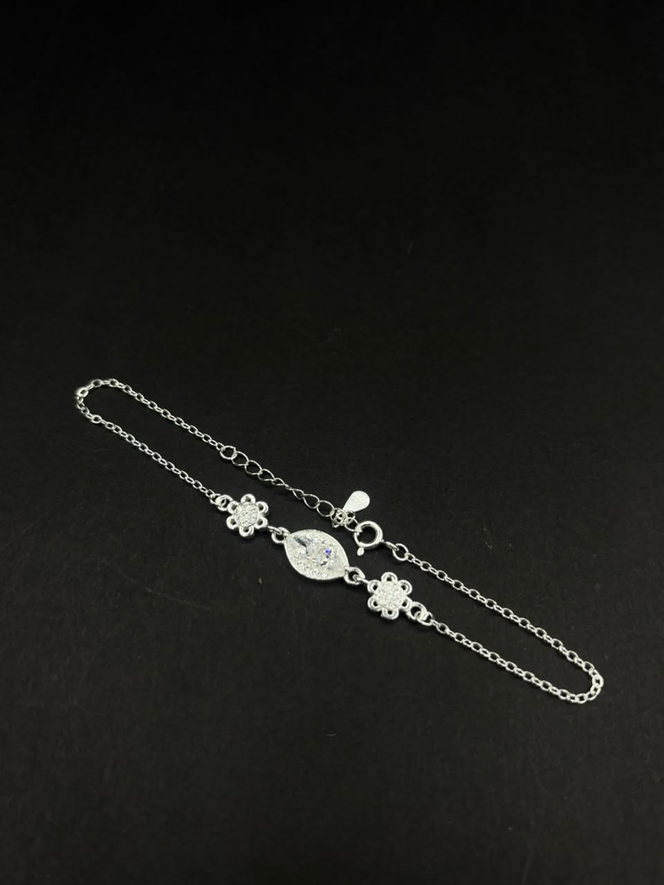 Pulsera Medalla y Flores · Plata 925 con circones