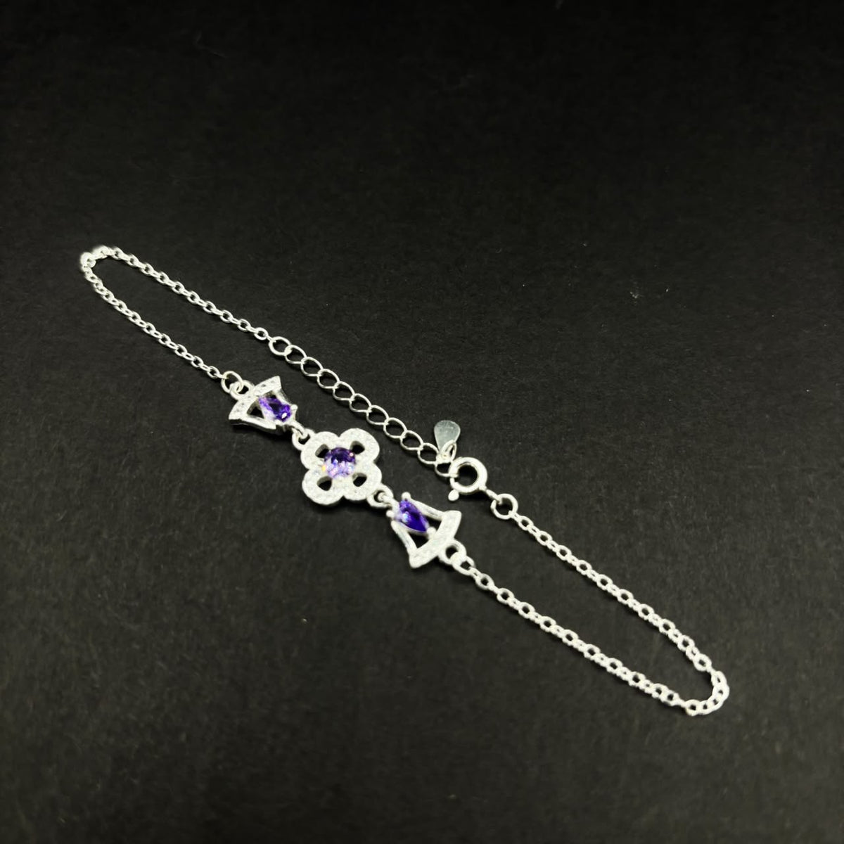 Pulsera Amuleto Violeta · Plata 925