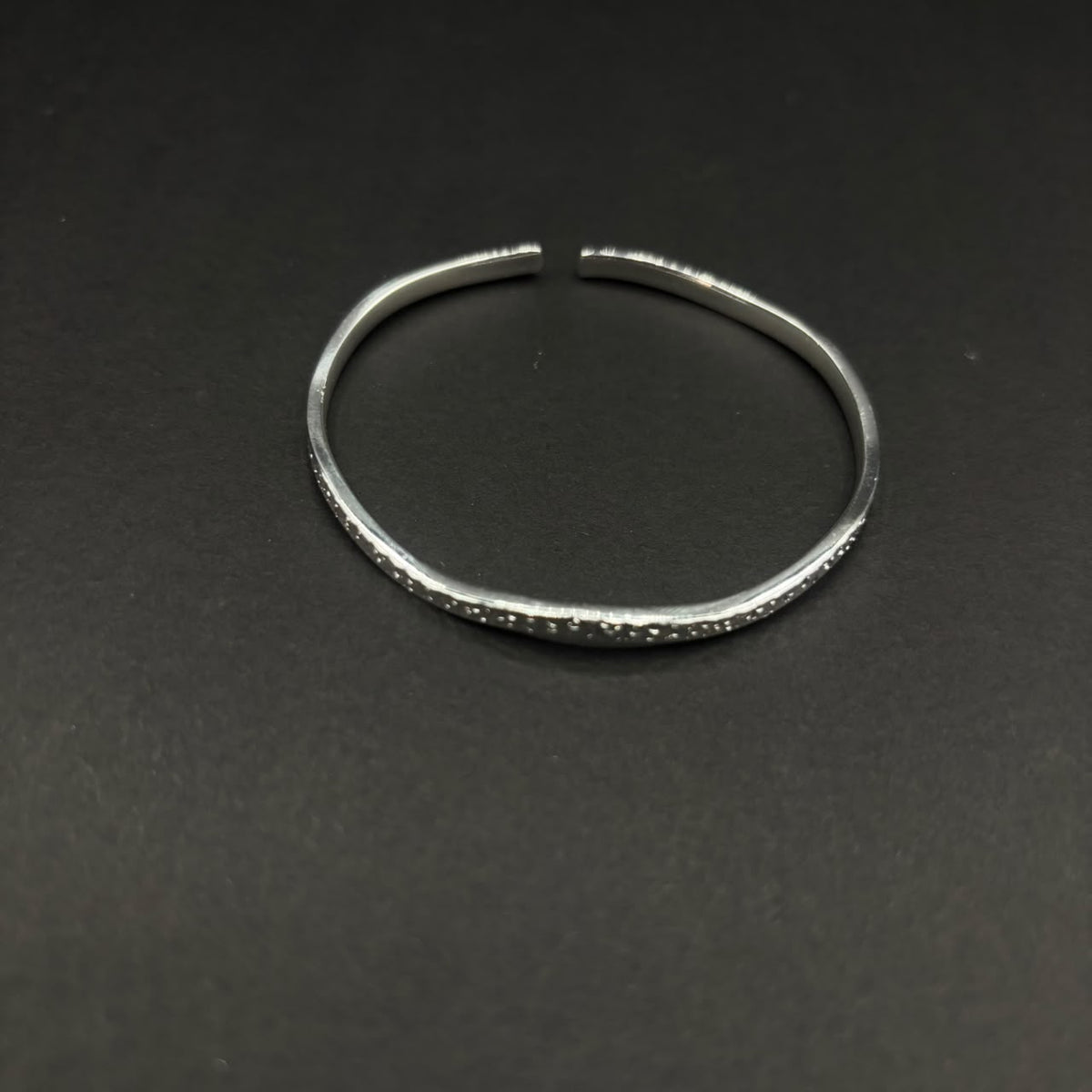 Brazalete Martillado · Plata mil