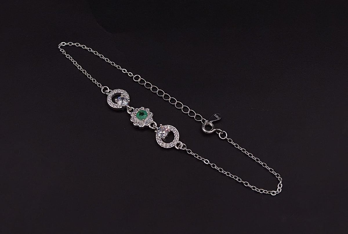 Pulsera Esmeralda Halo · Plata con esmeralda natural