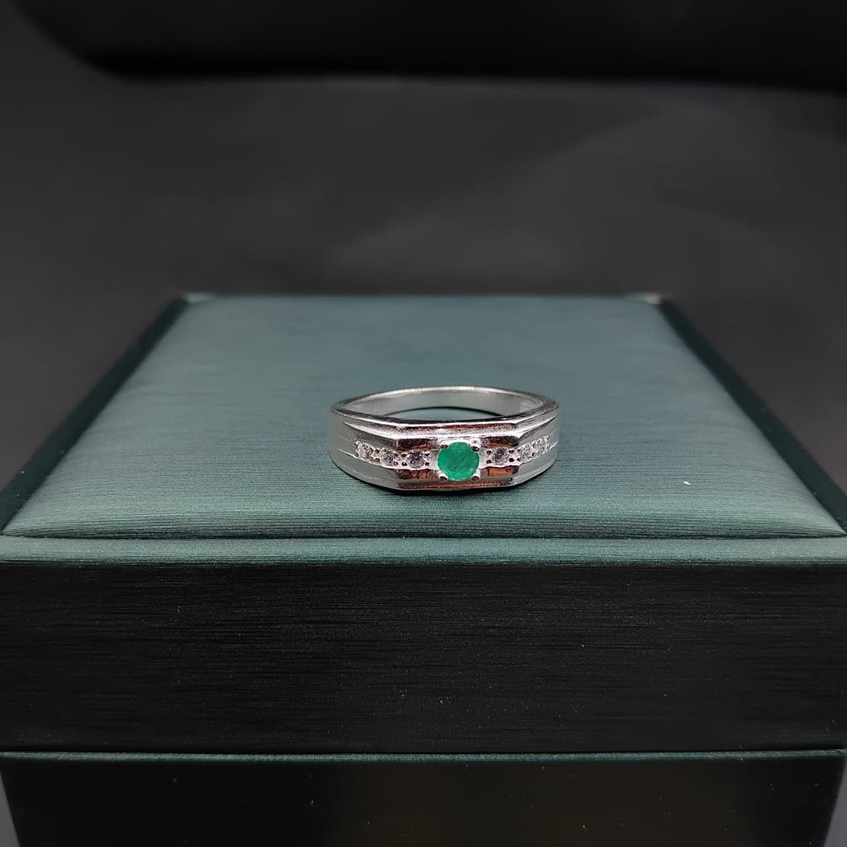 Anillo Quípama · Plata 925 para hombre con esmeralda natural