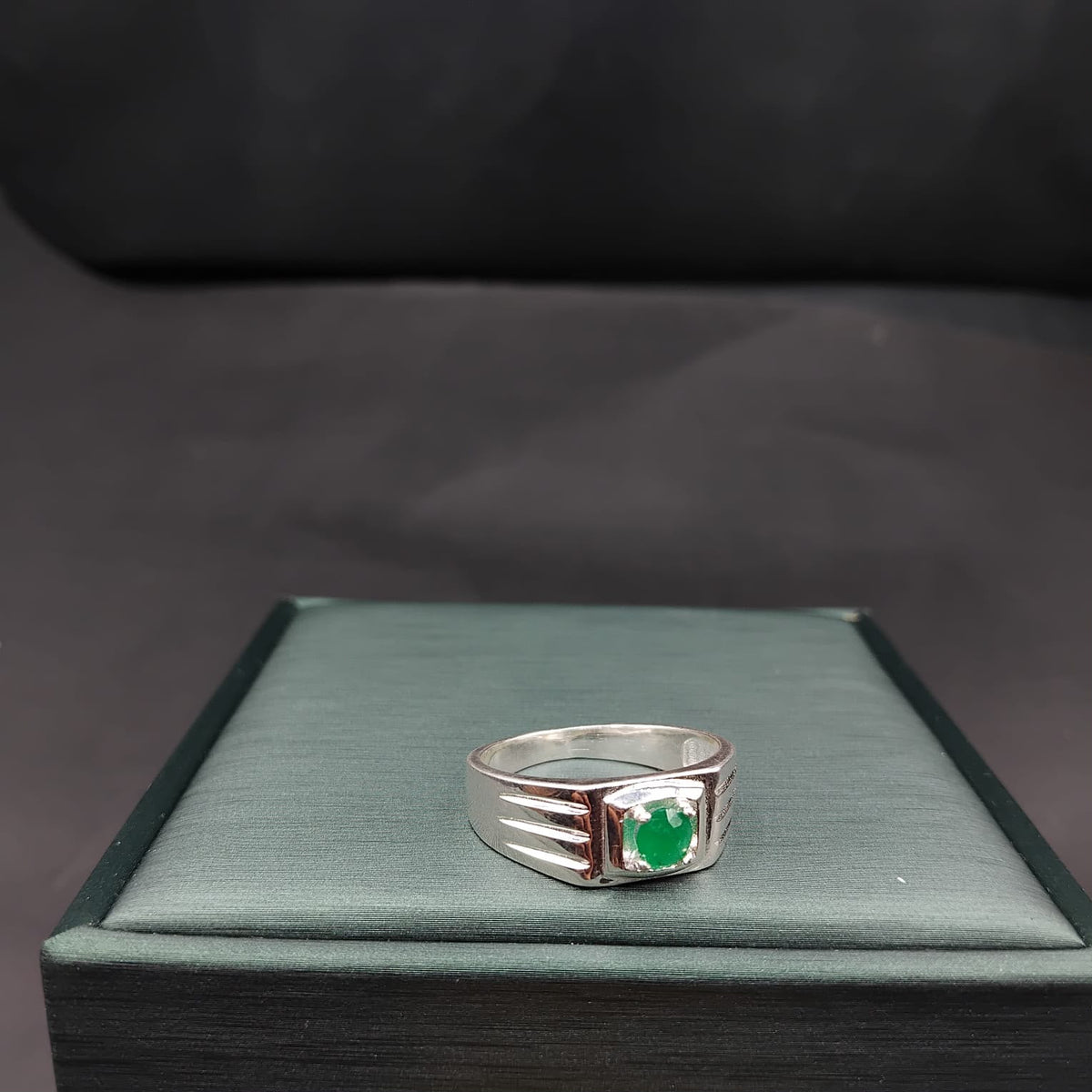 Anillo Maripí · Plata 925 para hombre con esmeralda natural