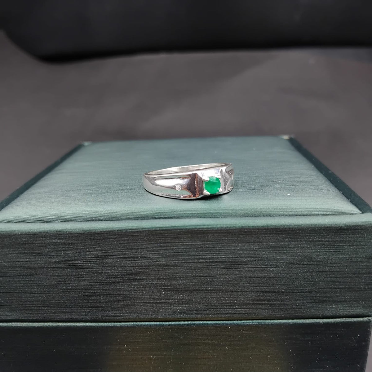 Anillo Gachalá · Plata 925 para hombre con esmeralda natural