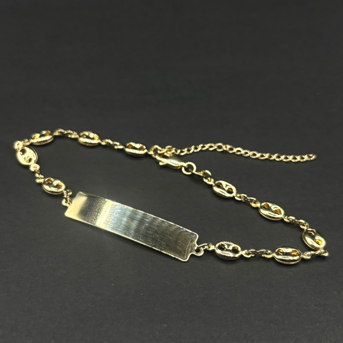 Esclava Marinera Placa Ancha · Oro laminado, 26 cm