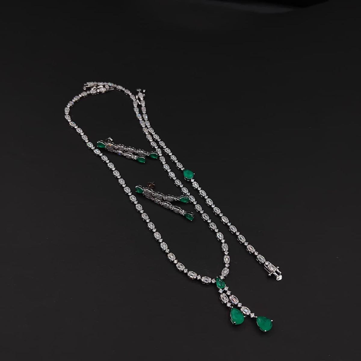 Set Gala Verde · Plata rodinada, tres piezas