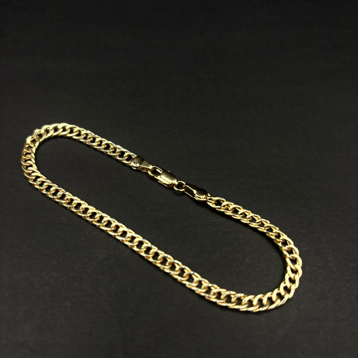 Pulsera Rústica Andina · Oro laminado, 21 cm · 4,2 mm