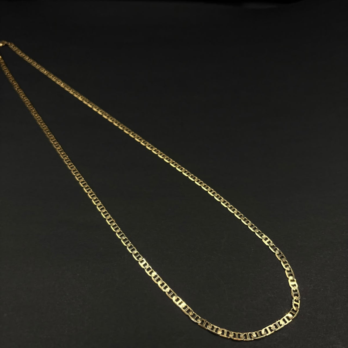 Cadena Plana Brisa · Oro laminado, 60 cm · 3,7 mm
